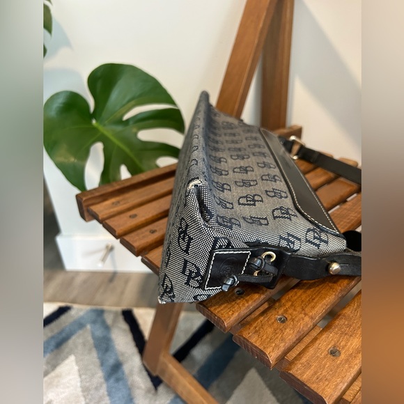 DOONEY & BOURKE Vintage Bag - Picture 6 of 15